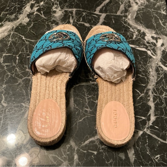 Gucci GG marmont espadrille slides comes in original box wore 3 to 4 times. - Picture 4 of 7